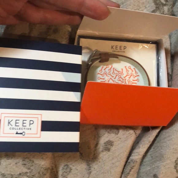 Single leather band embossed olive/pebble mint nip - Picture 3 of 4